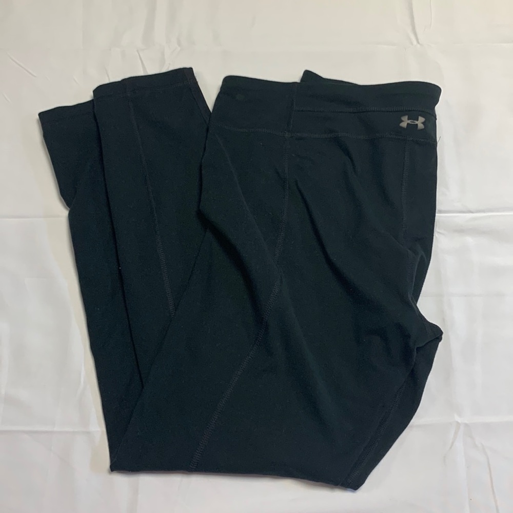 Under Armour leggings size rage band width 16”
